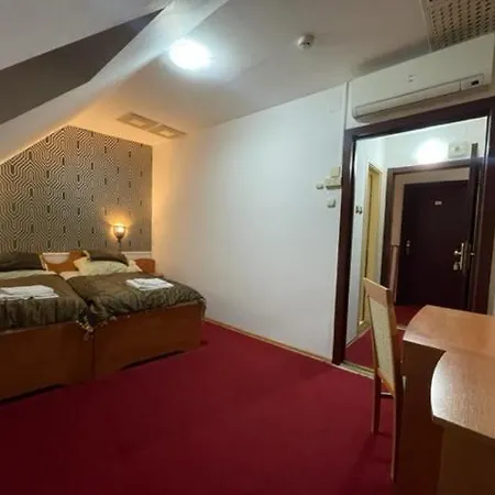 Otel Minaret&etterem 3*