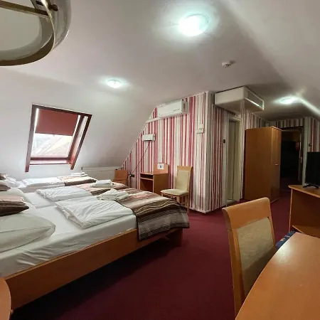 Minaret&etterem Hotel Eger