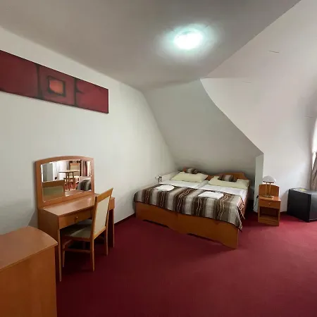 Hotel Minaret&etterem 3*