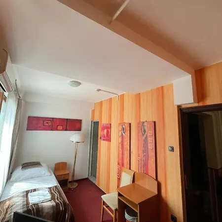 Hotel Minaret&etterem 3*