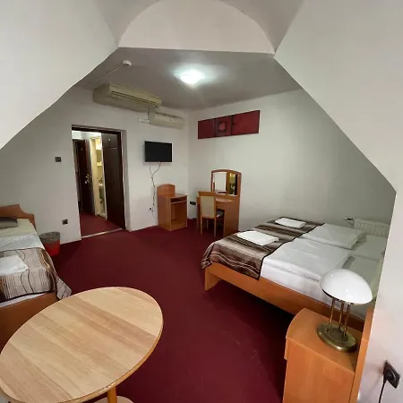 Minaret&etterem Hotel 3*