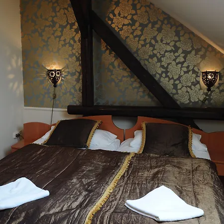 Minaret&etterem Otel Eğri