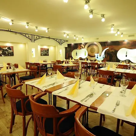 Minaret&etterem Hotel