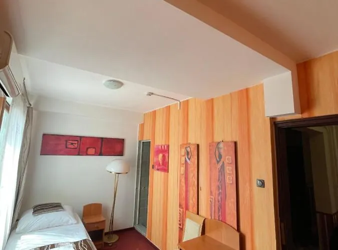 Hotel Minaret&etterem 3*